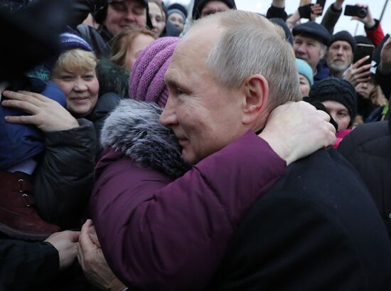 Рабочая поездка президента РФ В. Путина в Санкт-Петербург