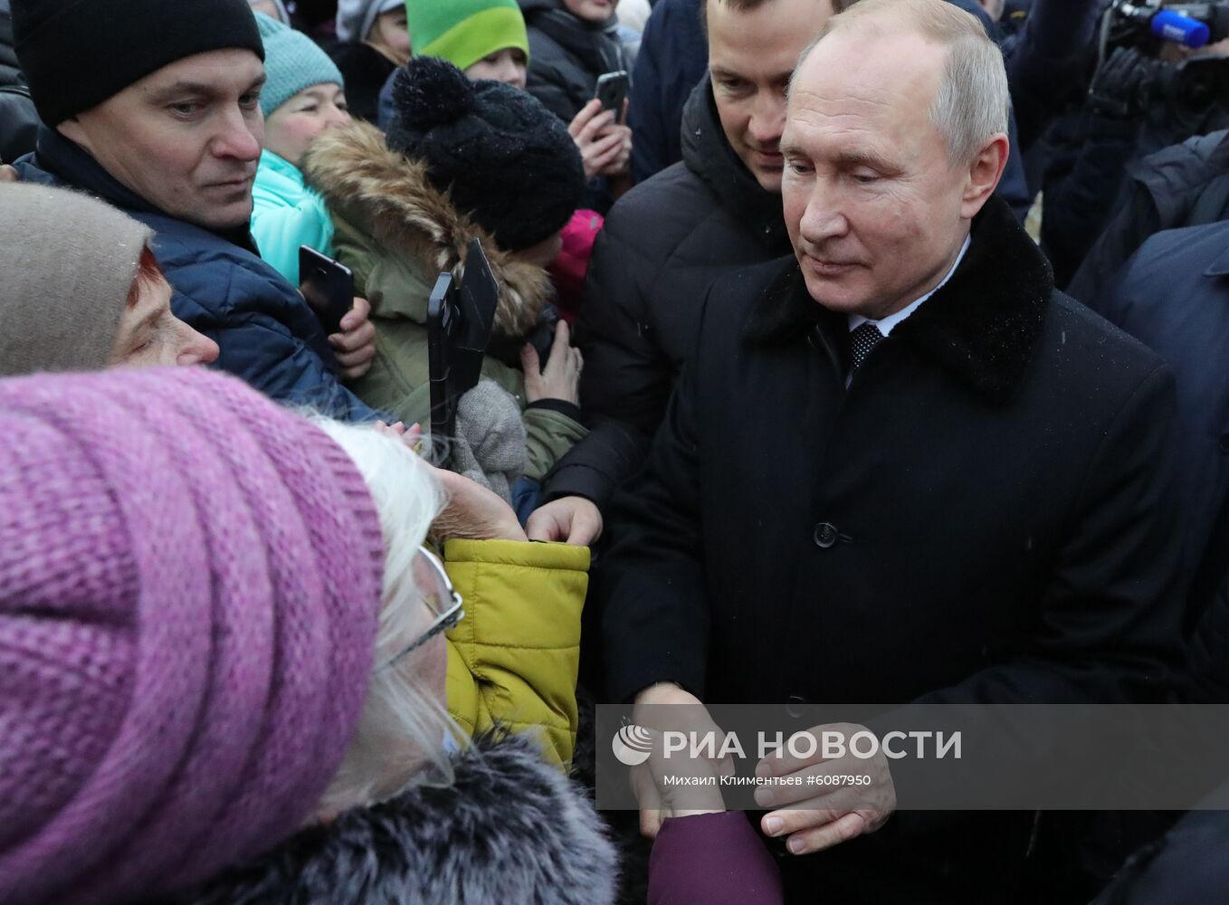 Рабочая поездка президента РФ В. Путина в Санкт-Петербург