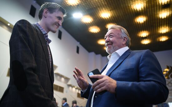 Ежегодное Олимпийское собрание