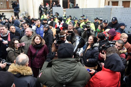 Акция протеста оппозиции в Тбилиси