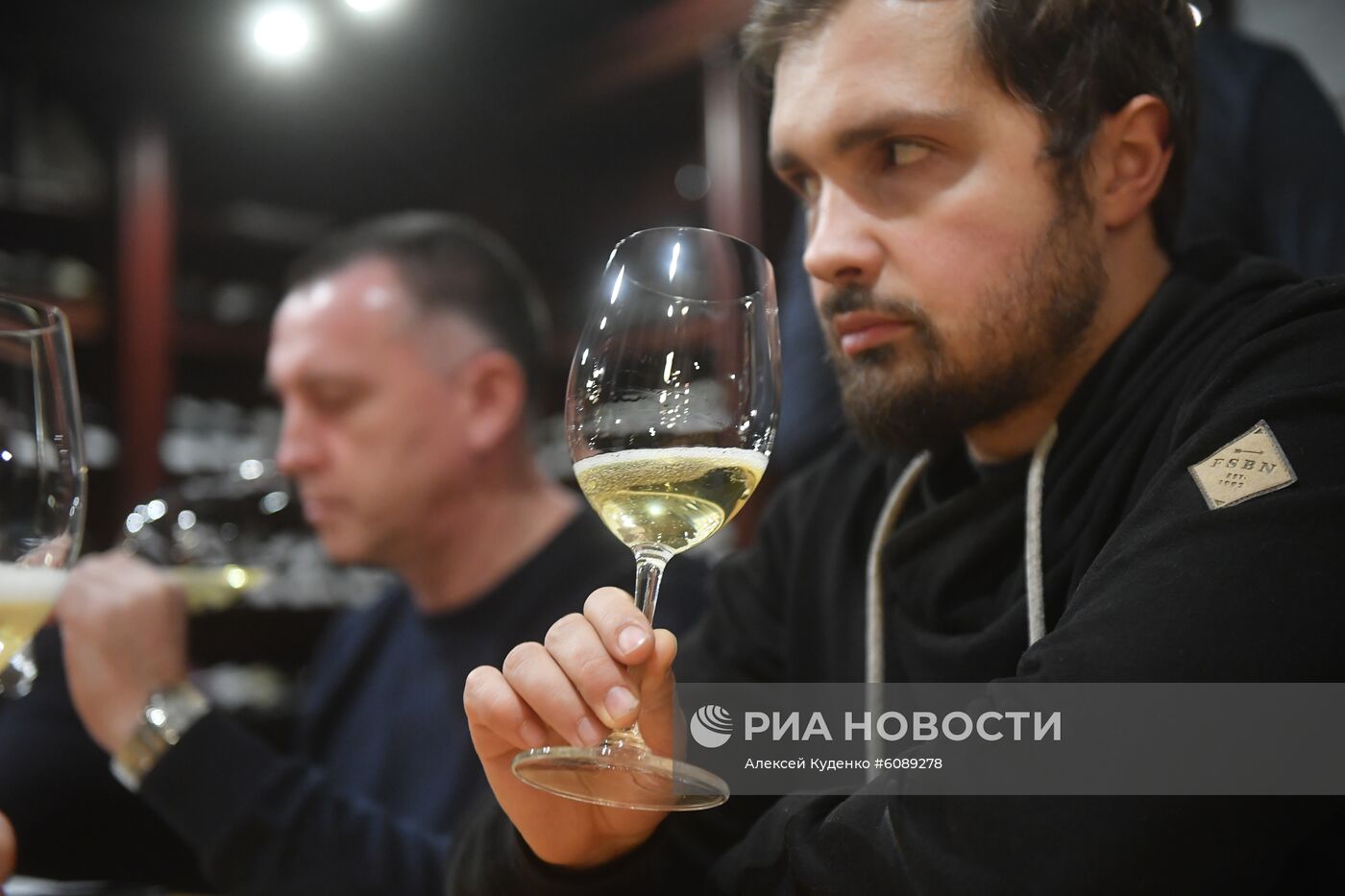 Дегустация российских вин в винотеке Vino Birra Bar в Москве