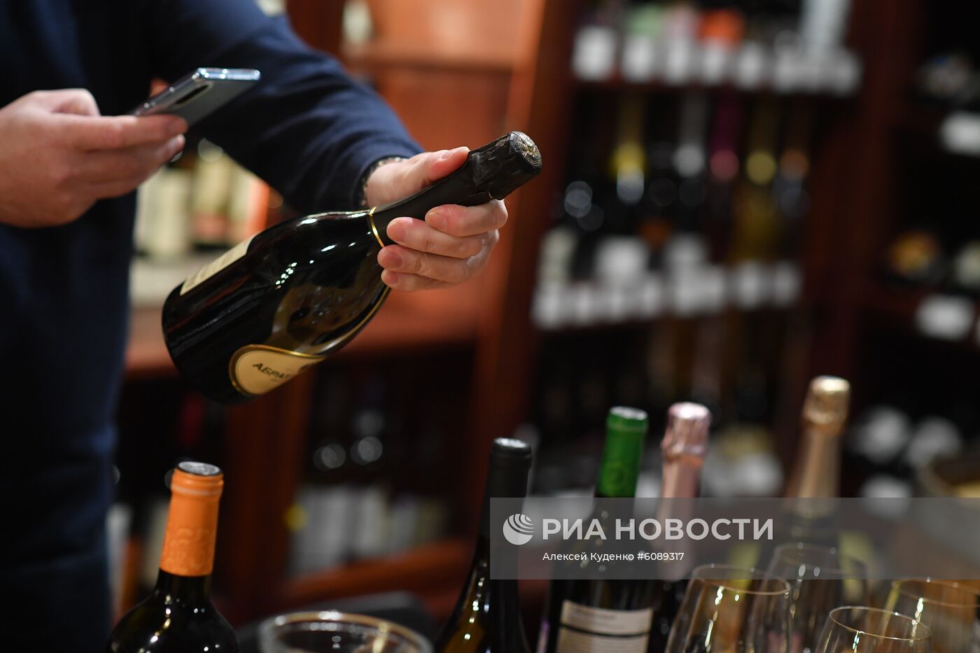 Дегустация российских вин в винотеке Vino Birra Bar в Москве