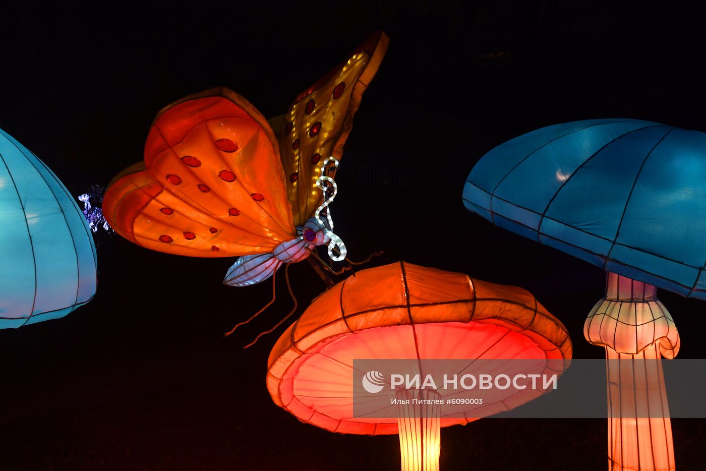 "Фестиваль волшебных китайских фонарей" в Москве