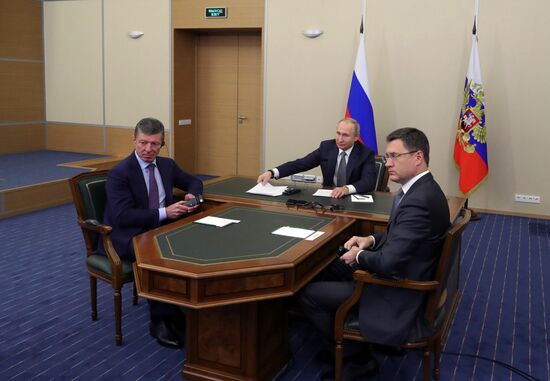 Президент РФ В. Путин принял участие в церемонии начала поставок российского газа в КНР по "восточному" маршруту
