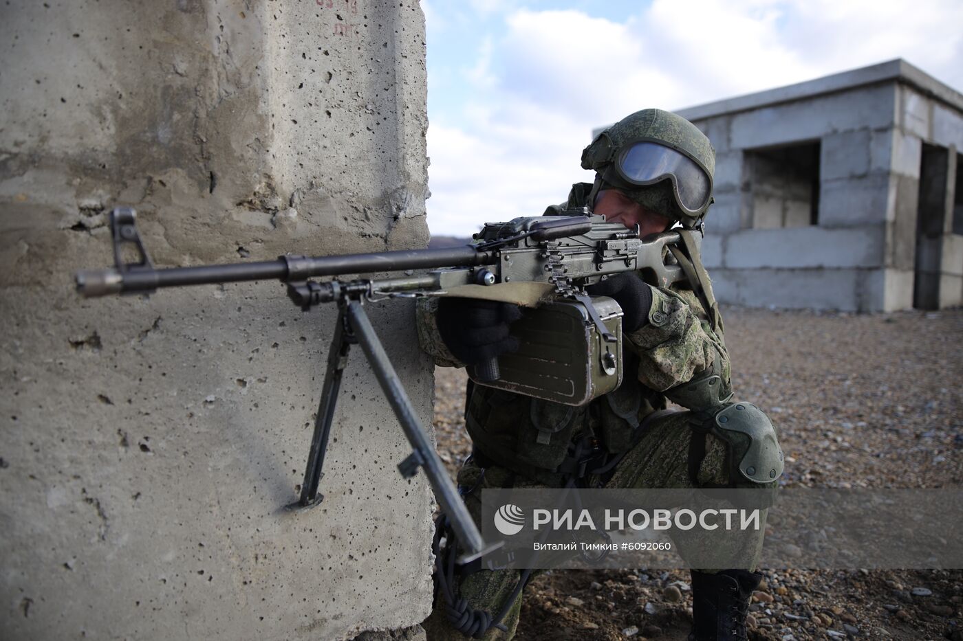 Военные учения на полигоне "Раевский" в  Новороссийске