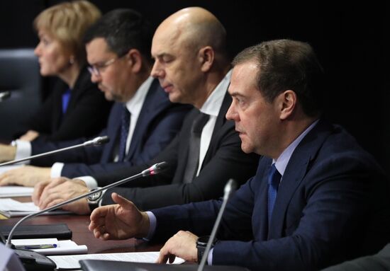 Премьер-министр РФ Д. Медведев провел совещание по контрольно-надзорной деятельности