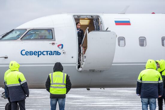 Прибытие первого самолета рейса "Череповец – Петрозаводск - Архангельск" в аэропорт города Петрозаводск.
