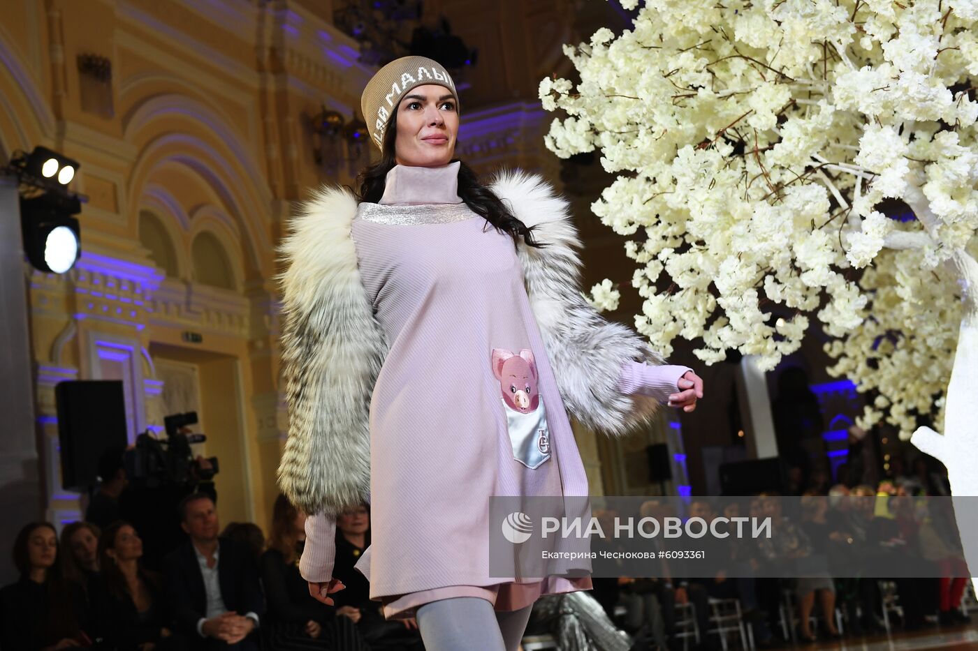 Презентация коллекции одежды "Спокойной ночи, малыши!" от IGOR GULYAEV