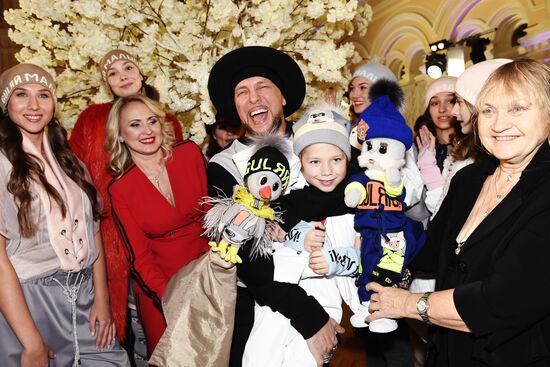 Презентация коллекции одежды "Спокойной ночи, малыши!" от IGOR GULYAEV