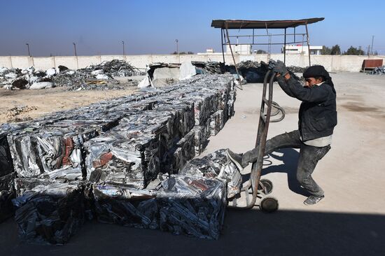 Производство алюминия на частном заводе вблизи Дамаска