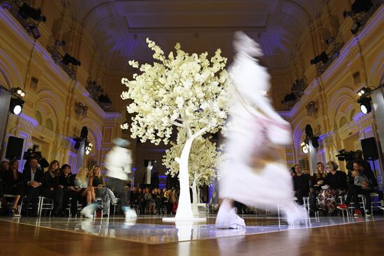 Презентация коллекции одежды "Спокойной ночи, малыши!" от IGOR GULYAEV