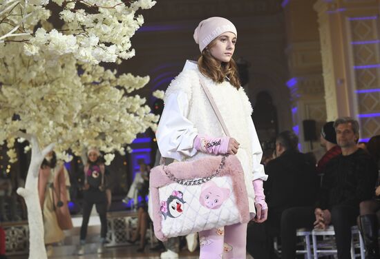 Презентация коллекции одежды "Спокойной ночи, малыши!" от IGOR GULYAEV