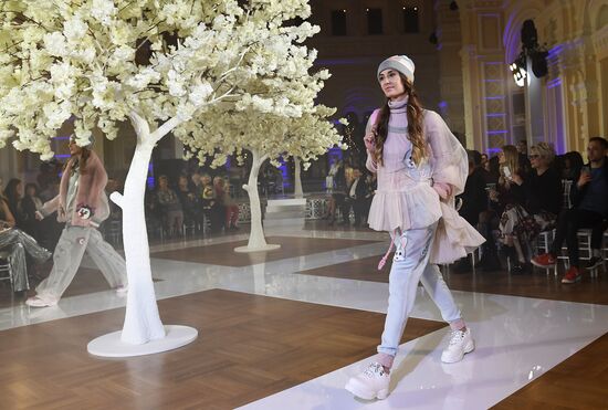 Презентация коллекции одежды "Спокойной ночи, малыши!" от IGOR GULYAEV