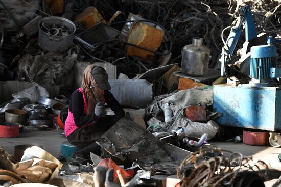 Производство алюминия на частном заводе вблизи Дамаска