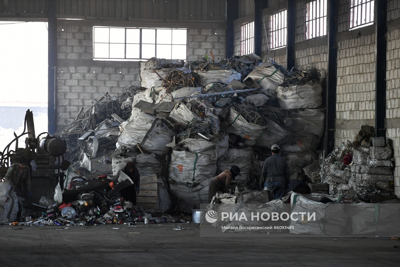 Производство алюминия на частном заводе вблизи Дамаска