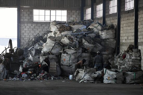 Производство алюминия на частном заводе вблизи Дамаска