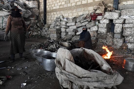 Производство алюминия на частном заводе вблизи Дамаска