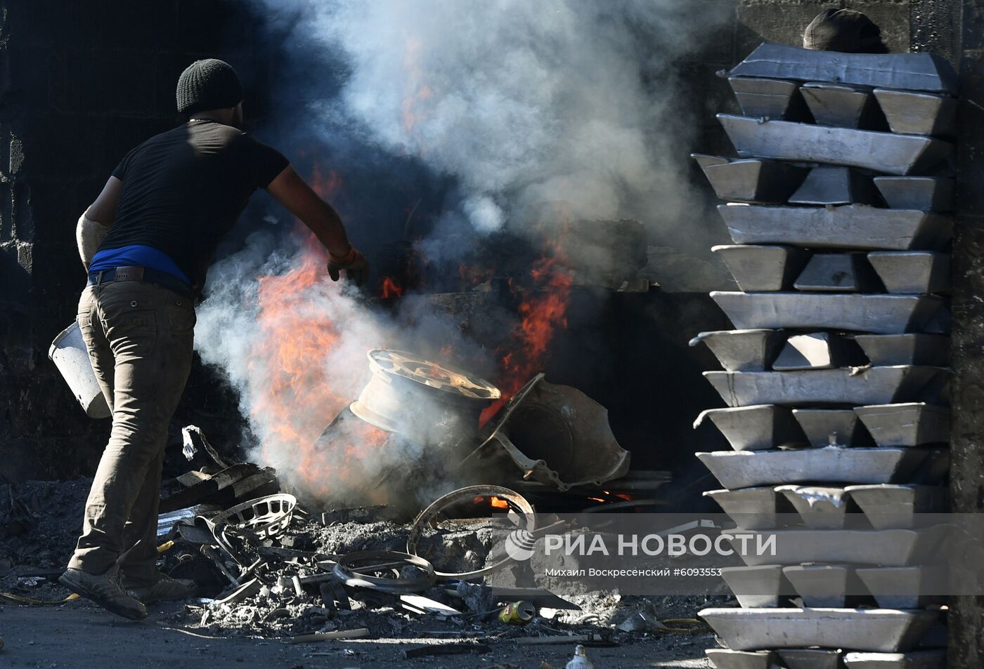 Производство алюминия на частном заводе вблизи Дамаска