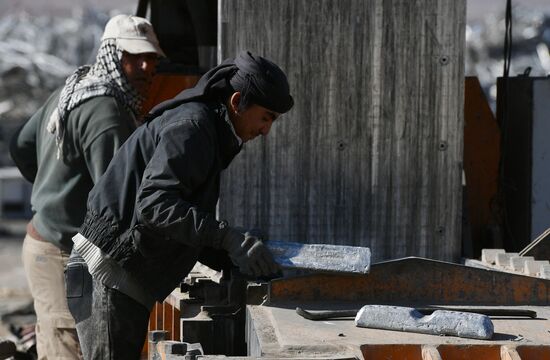 Производство алюминия на частном заводе вблизи Дамаска