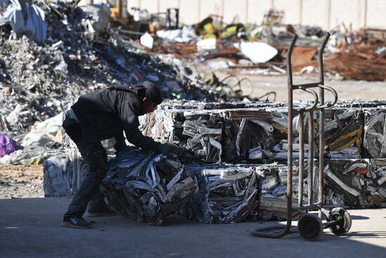 Производство алюминия на частном заводе вблизи Дамаска