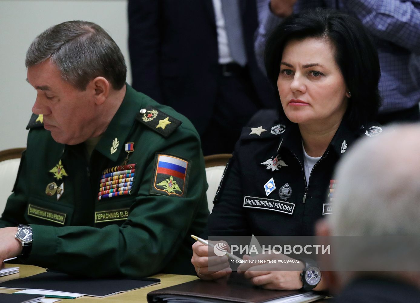 Президент РФ В. Путин провел совещание с руководством Минобороны и предприятий ОПК