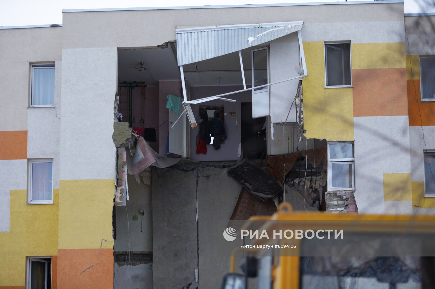 Разбор завалов на месте взрыва газа в Белгородской области