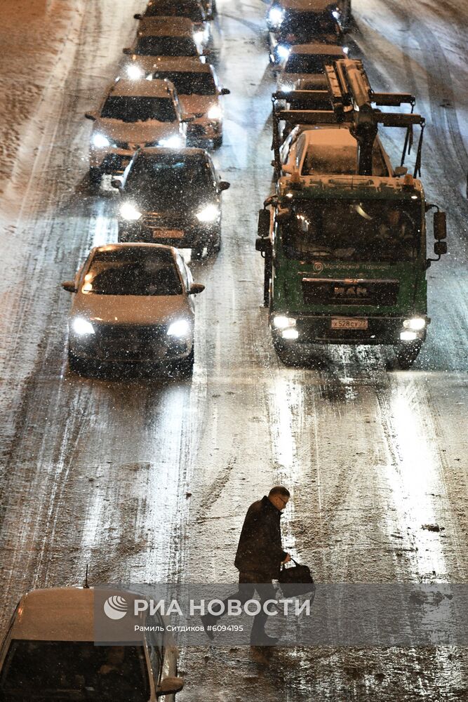 Снег в Москве