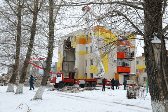Разбор завалов на месте взрыва газа в Белгородской области