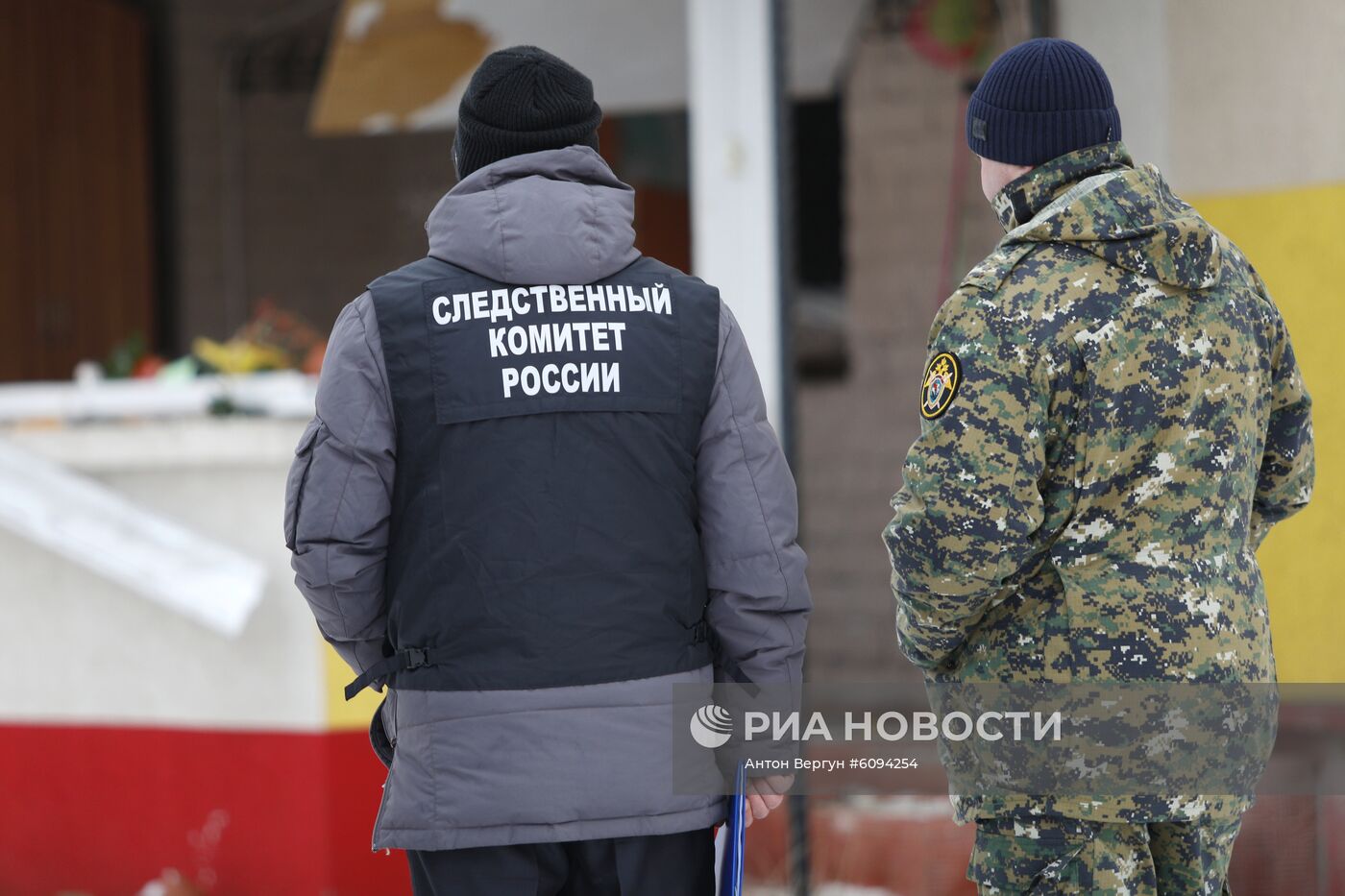 Разбор завалов на месте взрыва газа в Белгородской области