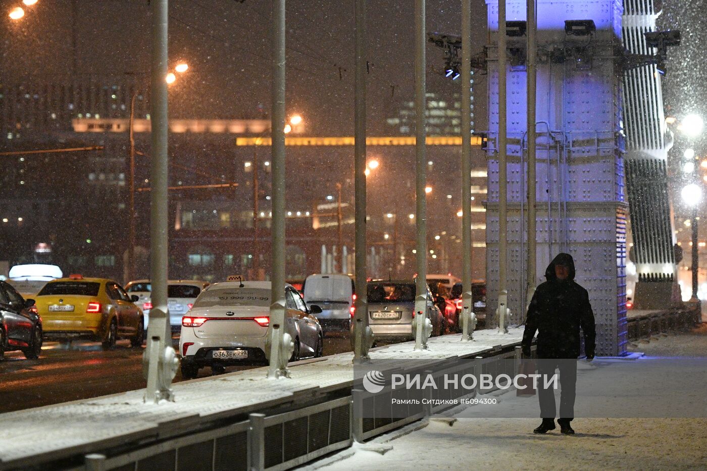 Снег в Москве