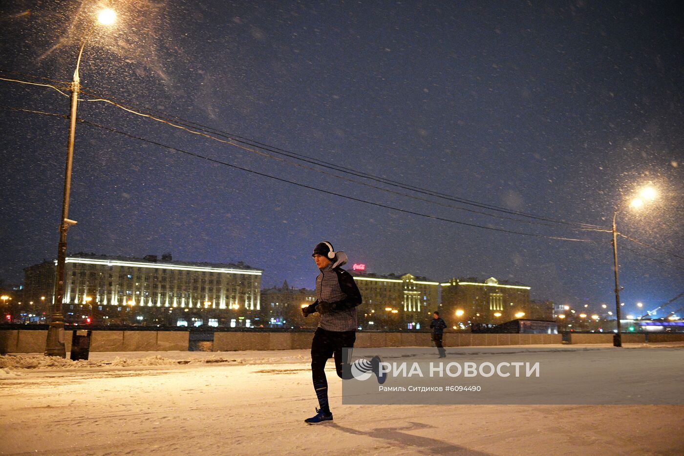 Снег в Москве