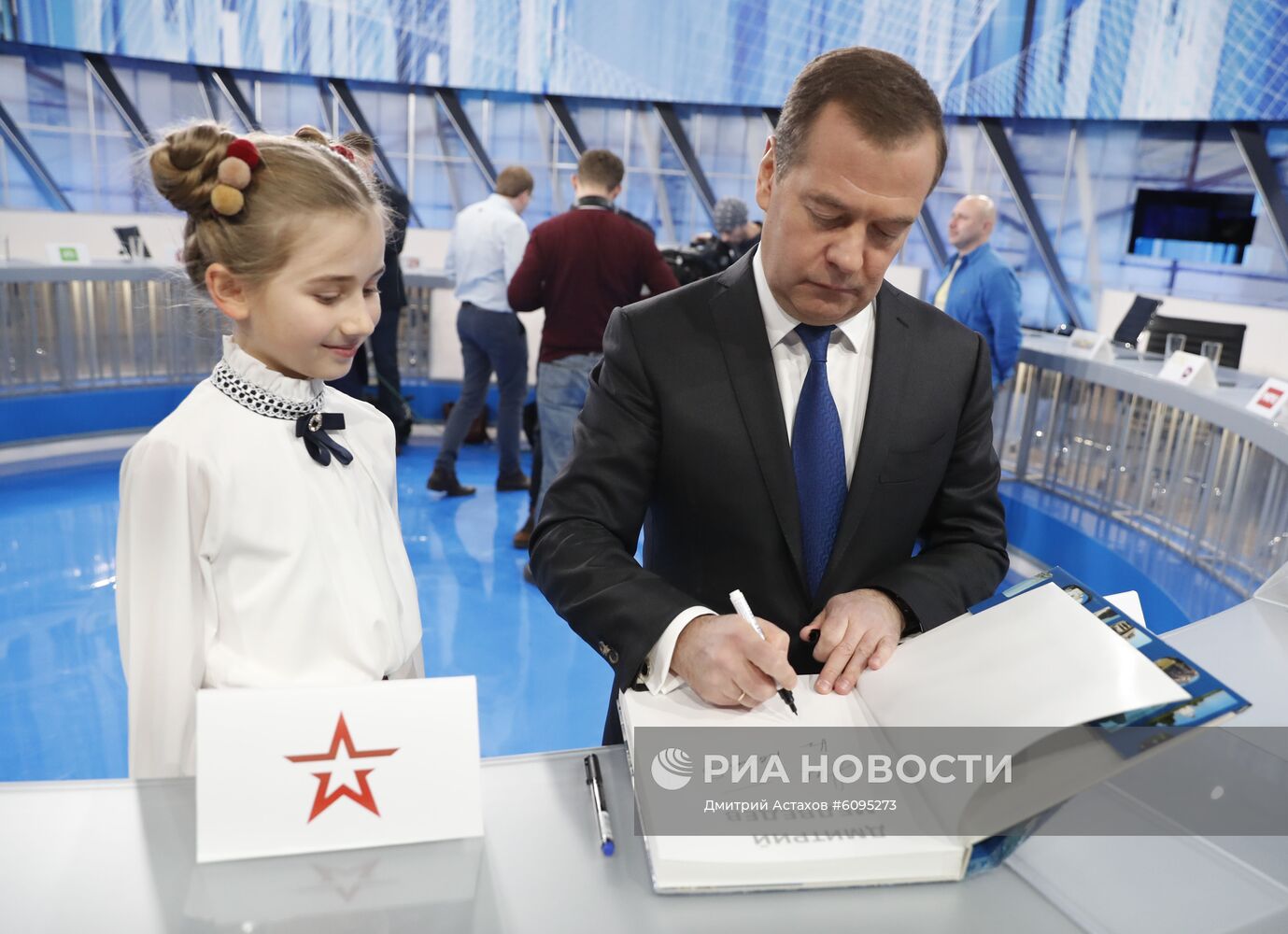 Интервью Премьер-министра РФ Д. Медведева российским телеканалам