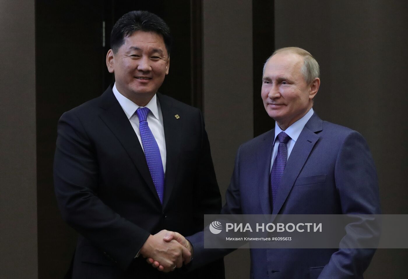 Президент РФ В. Путин встретился с премьер-министром Монголии У. Хурэлсухом