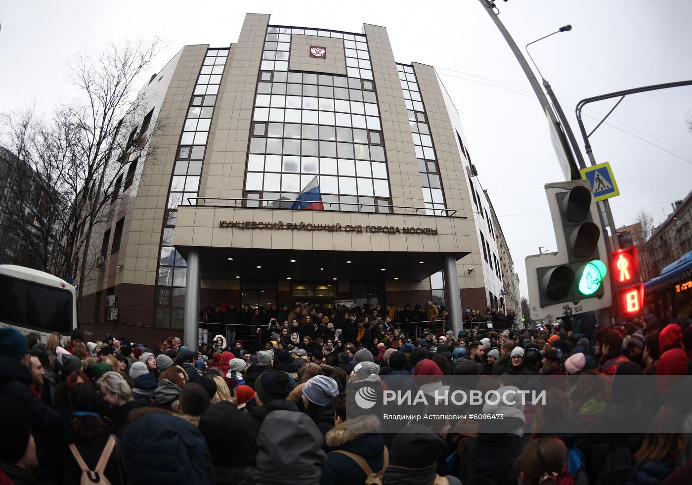 Оглашение приговора блогеру Е. Жукову