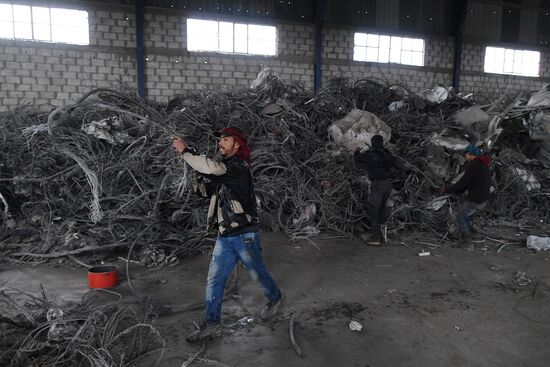 Производство алюминия на частном заводе вблизи Дамаска