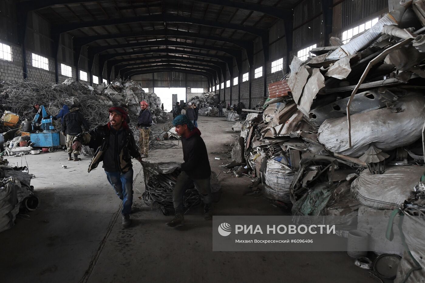 Производство алюминия на частном заводе вблизи Дамаска