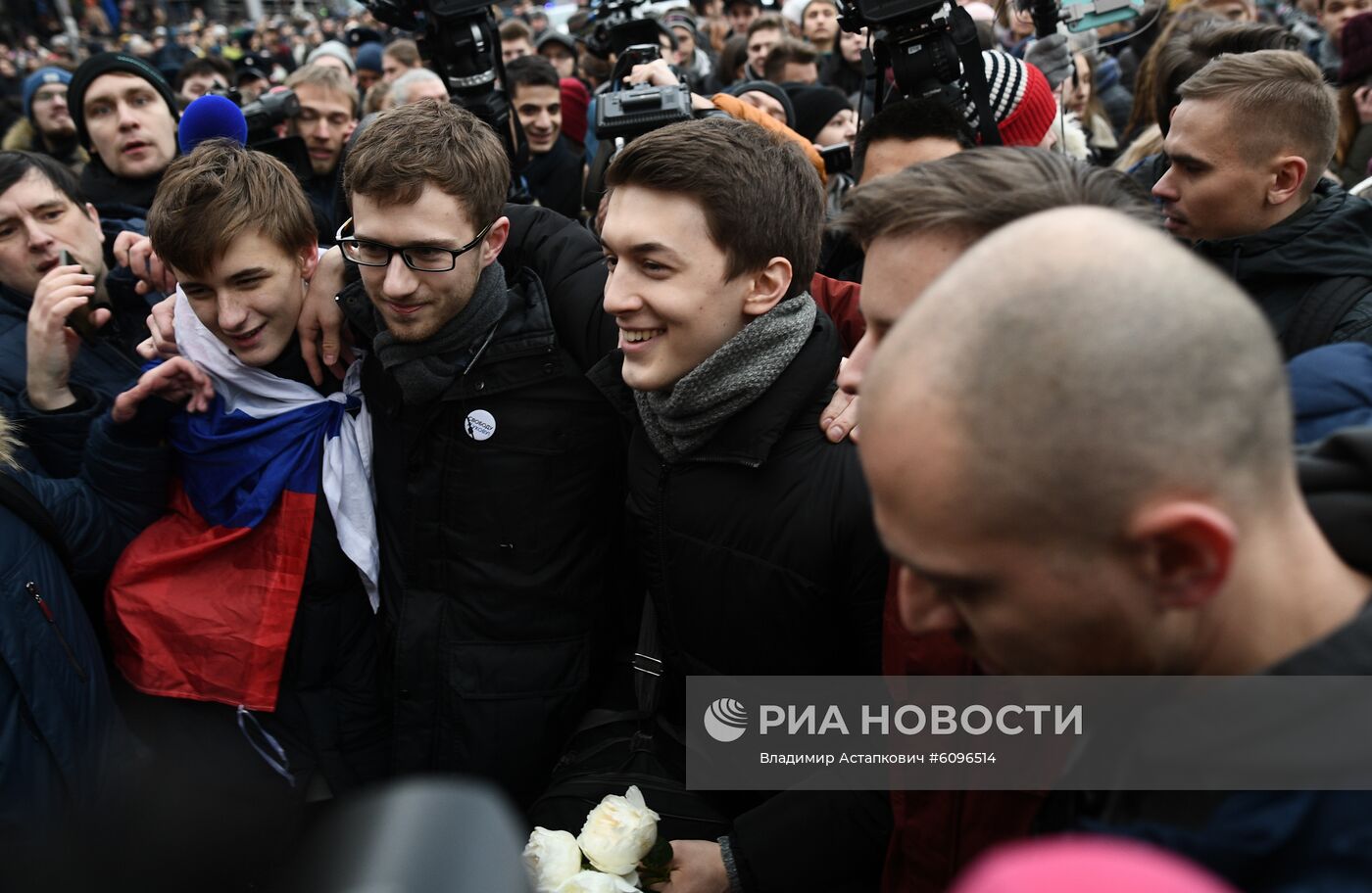 Оглашение приговора блогеру Е. Жукову