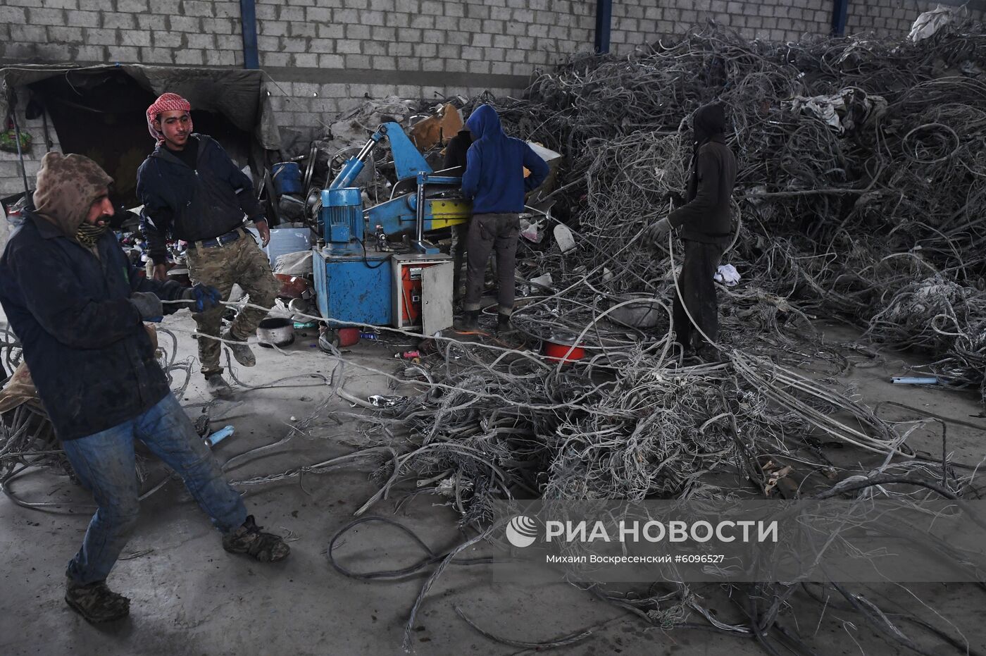 Производство алюминия на частном заводе вблизи Дамаска