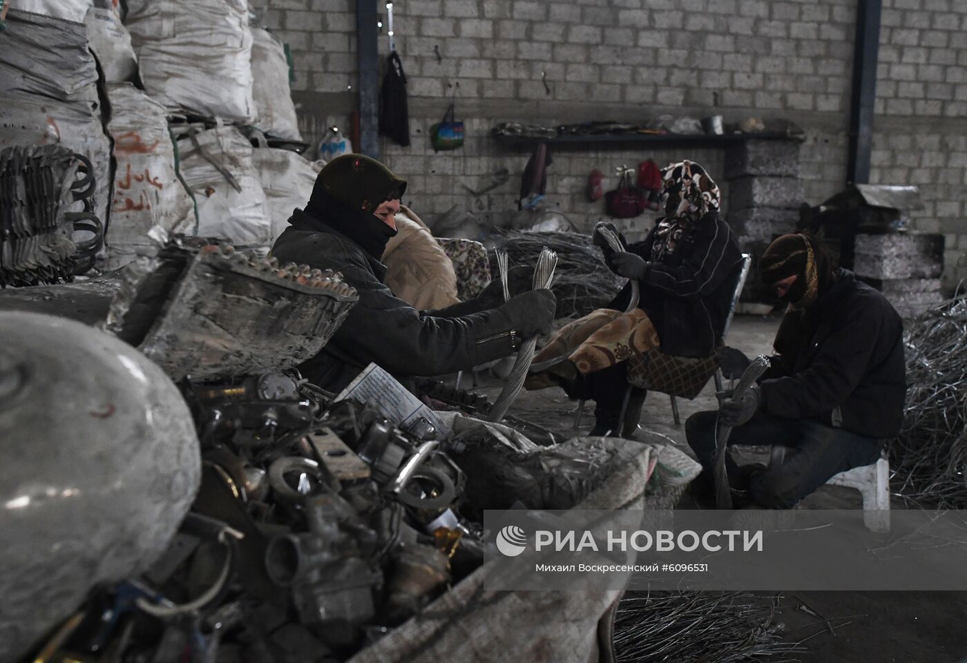 Производство алюминия на частном заводе вблизи Дамаска