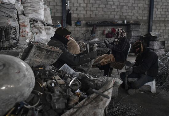 Производство алюминия на частном заводе вблизи Дамаска