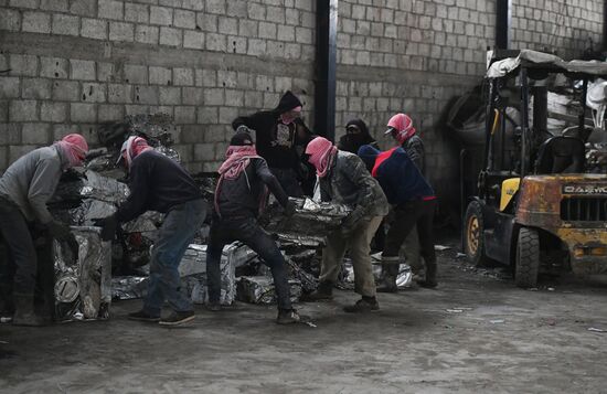 Производство алюминия на частном заводе вблизи Дамаска