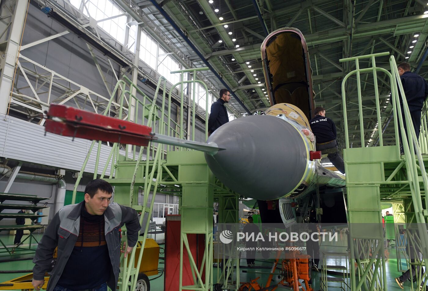 Производство самолетов "МиГ" на Луховицком авиационном заводе