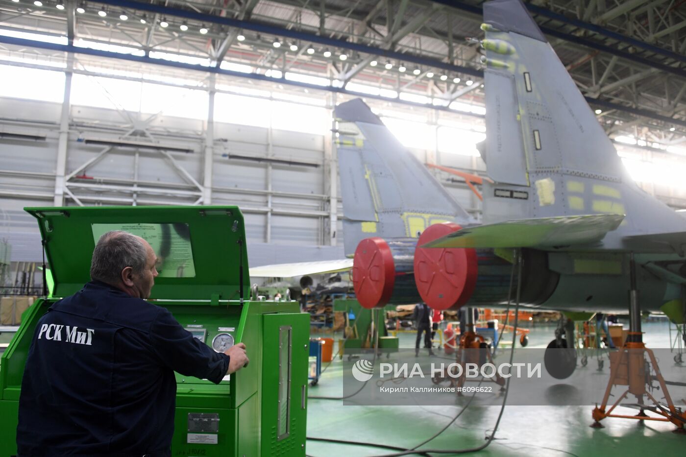 Производство самолетов "МиГ" на Луховицком авиационном заводе
