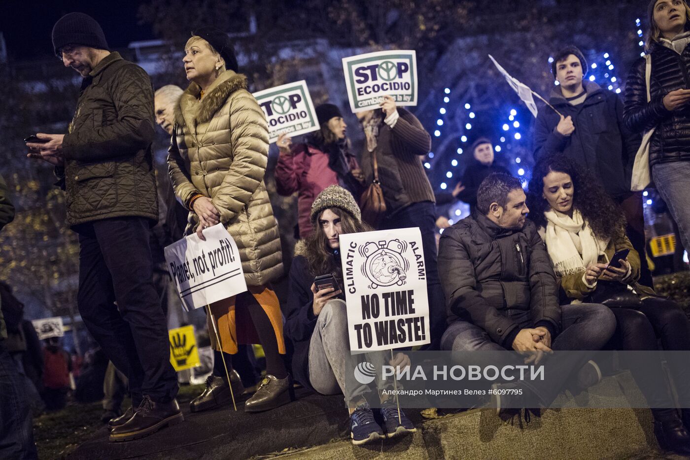 Акция протеста в Мадриде против климатических изменений