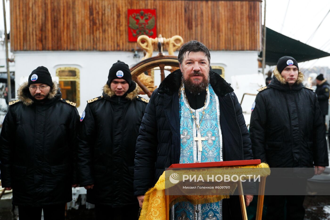 Проводы парусников "Крузенштерн" и "Седов" в кругосветное плавание