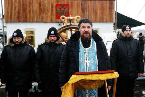 Проводы парусников "Крузенштерн" и "Седов" в кругосветное плавание