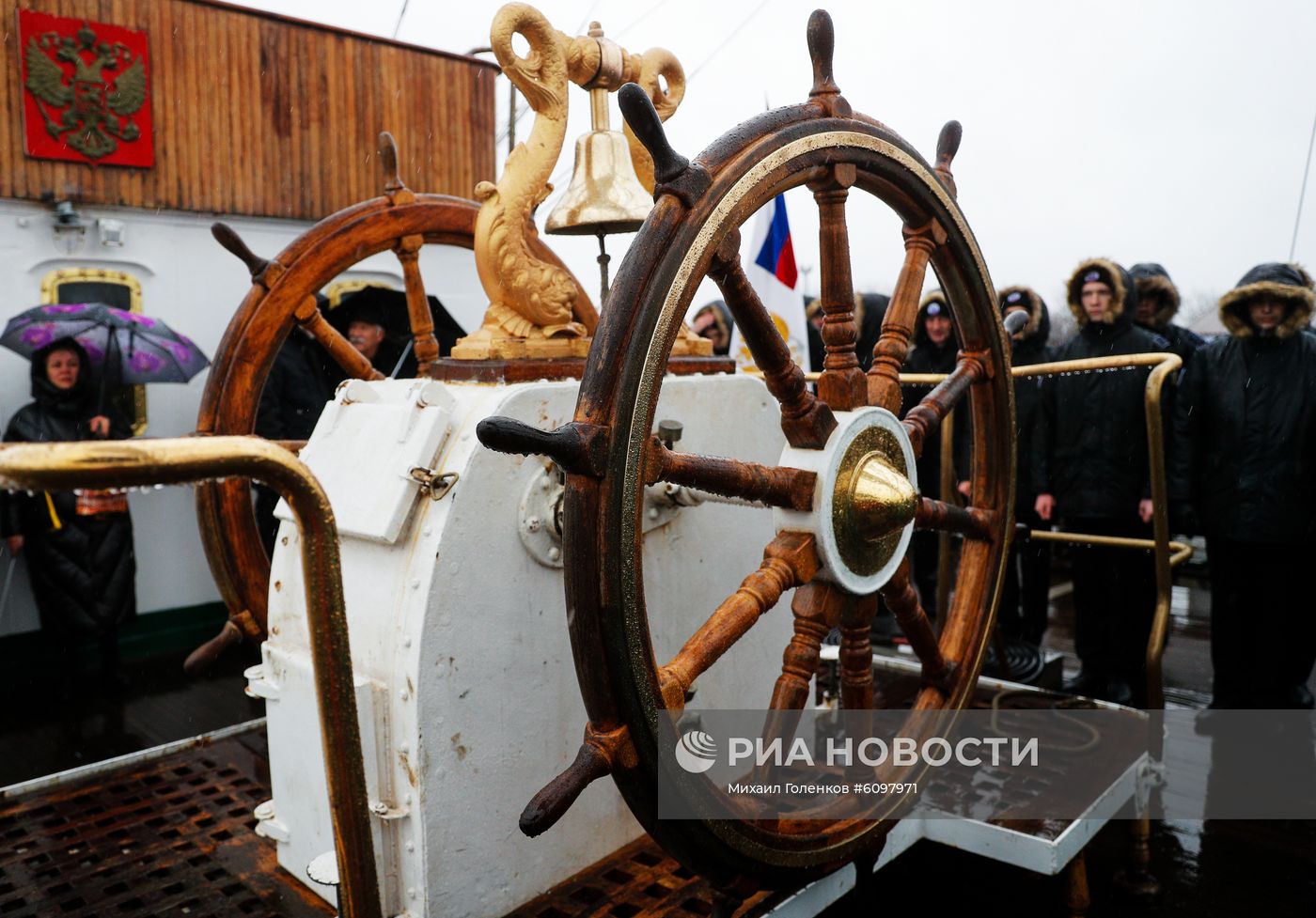 Проводы парусников "Крузенштерн" и "Седов" в кругосветное плавание