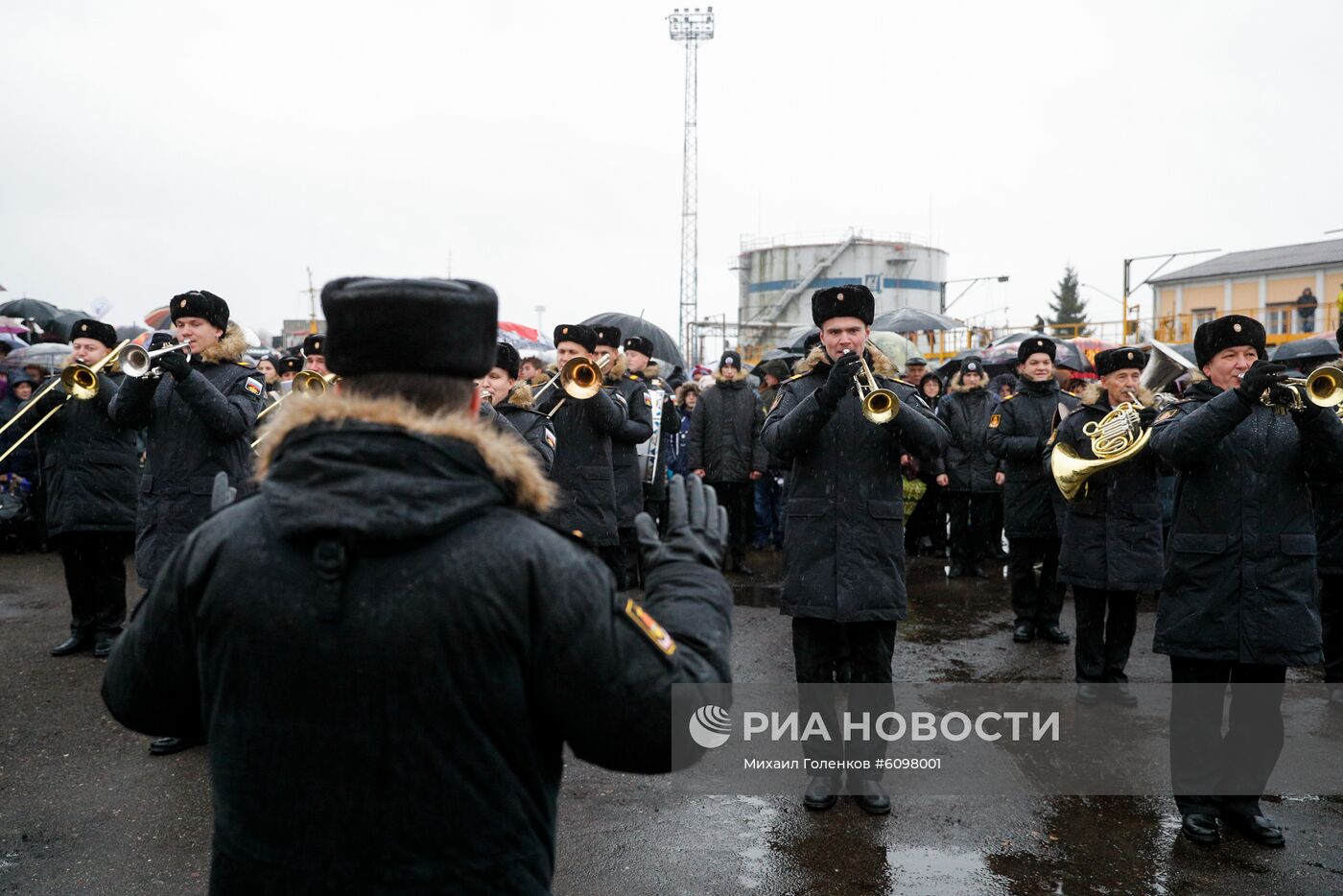 Проводы парусников "Крузенштерн" и "Седов" в кругосветное плавание