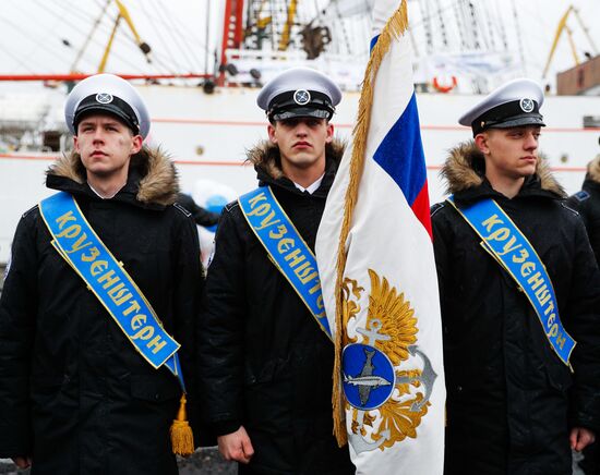 Проводы парусников "Крузенштерн" и "Седов" в кругосветное плавание