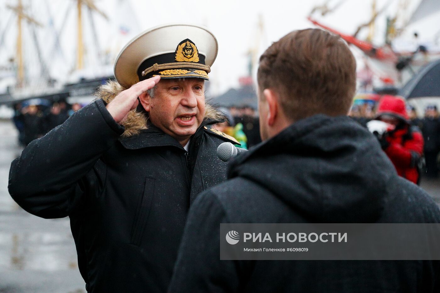 Проводы парусников "Крузенштерн" и "Седов" в кругосветное плавание